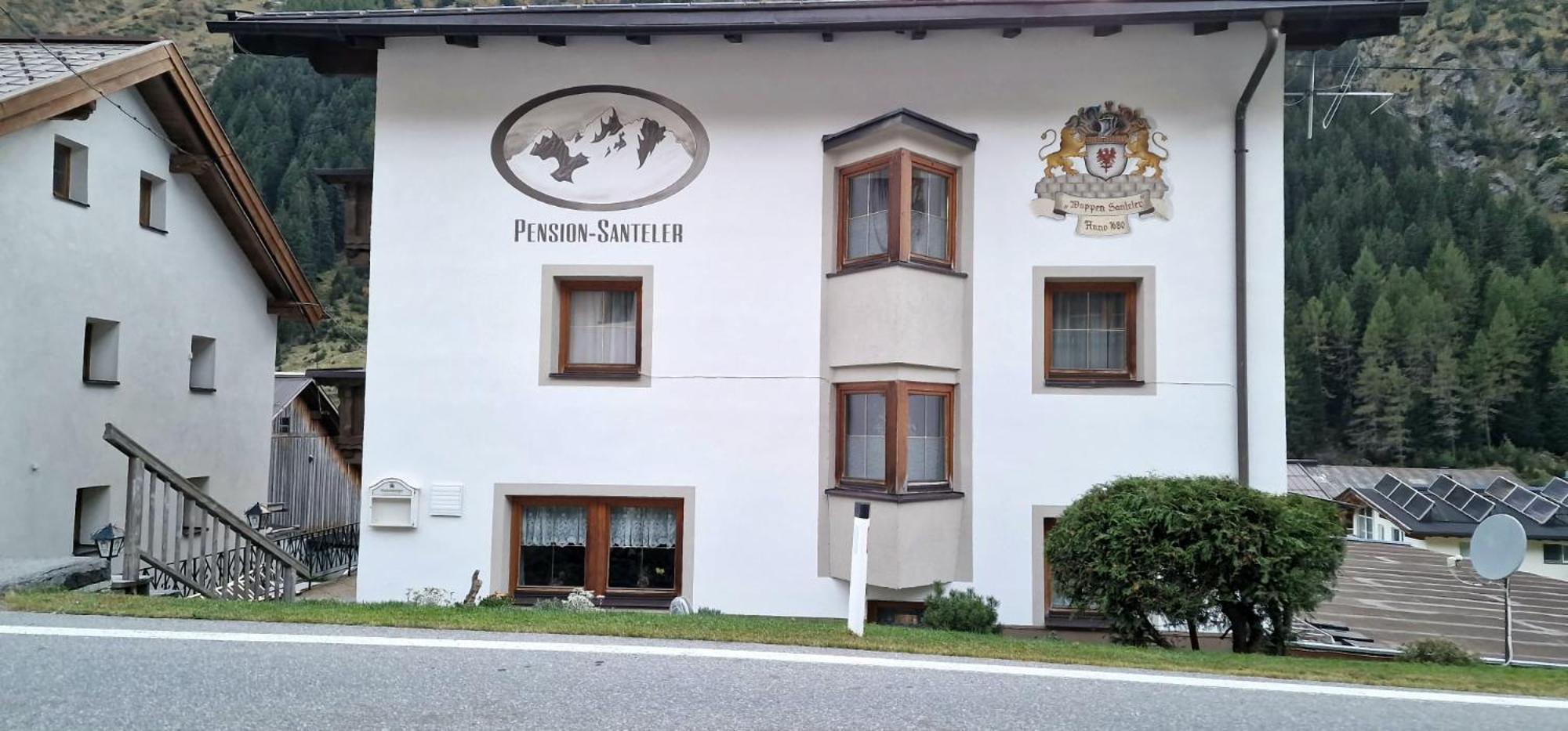Gasthof Pension Santeler ザンクト・レオンハルト・イム・ピッツタール エクステリア 写真