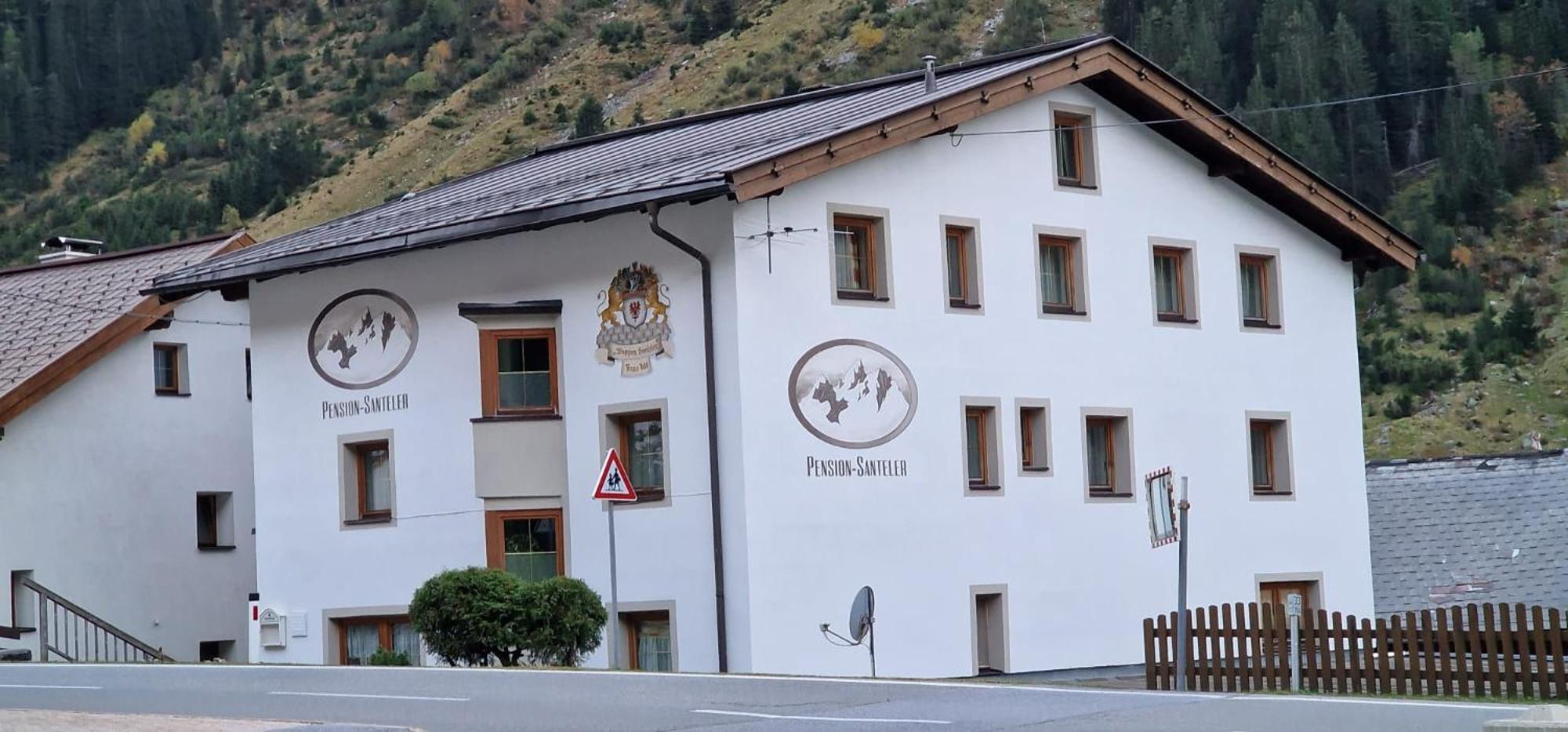 Gasthof Pension Santeler ザンクト・レオンハルト・イム・ピッツタール エクステリア 写真