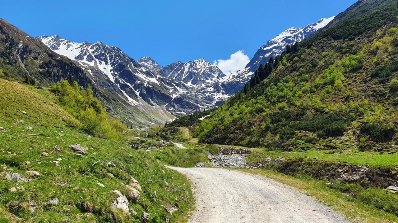 Gasthof Pension Santeler ザンクト・レオンハルト・イム・ピッツタール エクステリア 写真